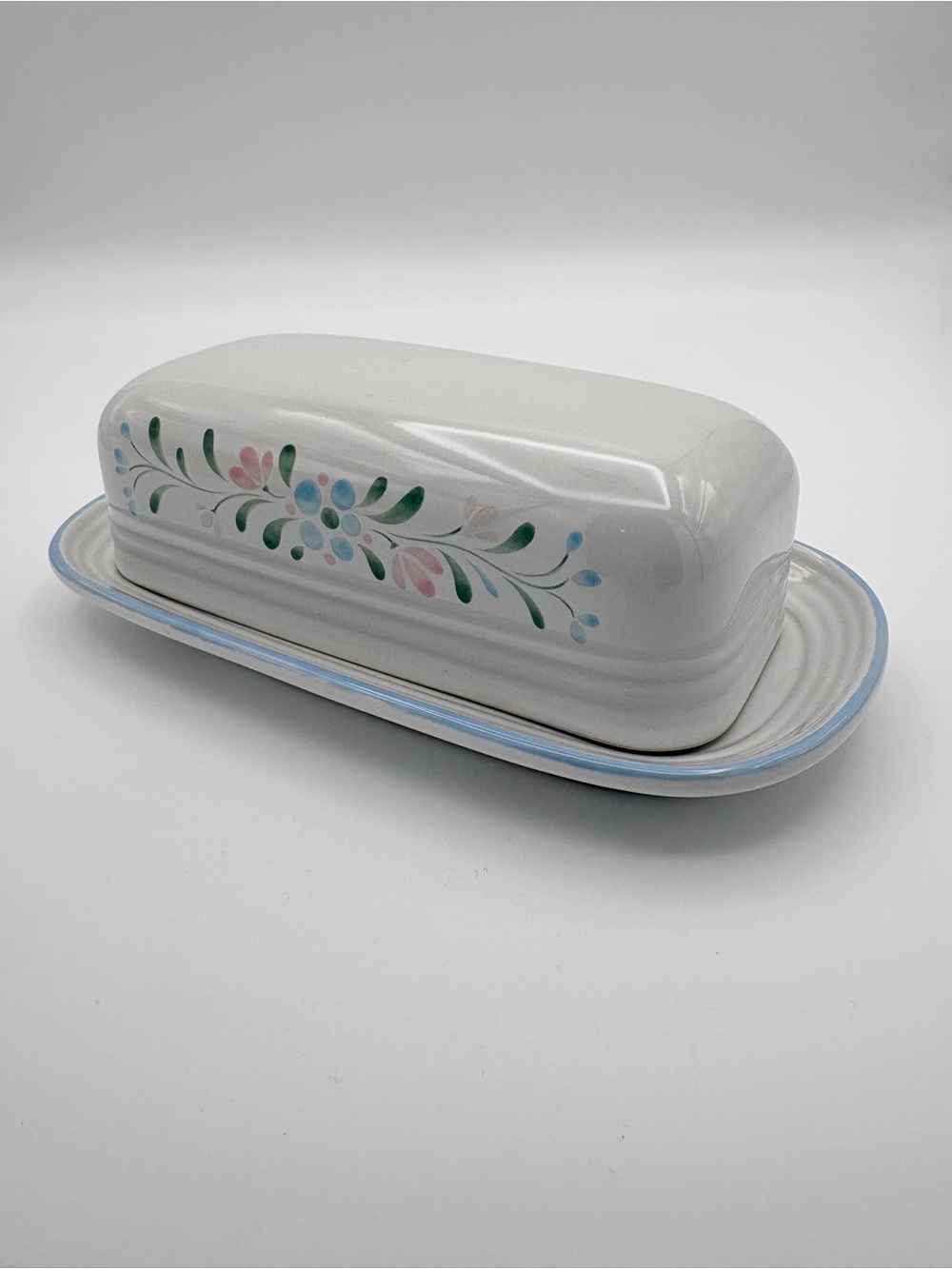 Vintage Fascino Stoneware Floral Butter Dish With Lid 7 3/4 inch